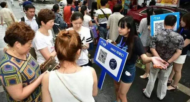 除了请美女站台,地推还能怎么玩?