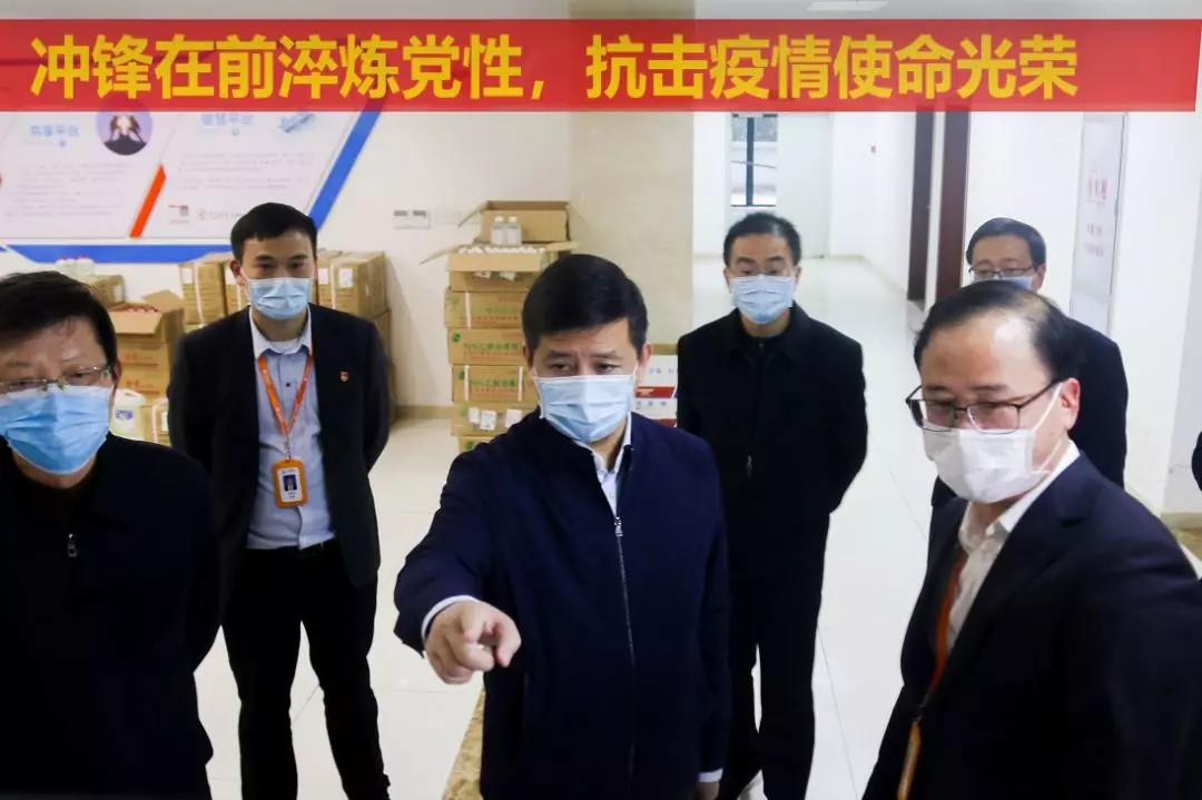 2月13日下午,莆田市市长李建辉一行在市政府秘书长吴宗兴,药械网总裁