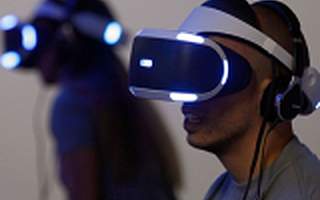 VR丰满,炒作骨感,狂欢即将开始?