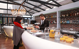 智慧餐厅:商米微盟共创智慧用餐新生态