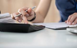 鴻鵠經(jīng)志 | 中國(guó)稅率高得嚇人！