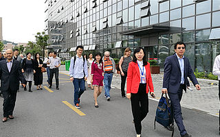 国际范儿|“双创”无国界，联合国教科文组织考察团为润湾创客点赞！