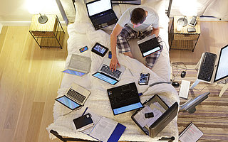 创业者需要做事,也需要做势