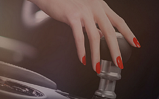 “解放天下手艺人”的传说破灭后，我们拿什么拯救美业