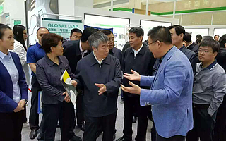 全球蛙亮相山西省科技成果展,迎来政府领导和媒体围观