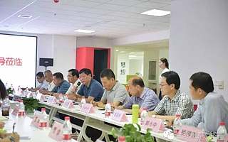 太原本土流通企业“大佬”“互联网+流通”座谈会上说创新