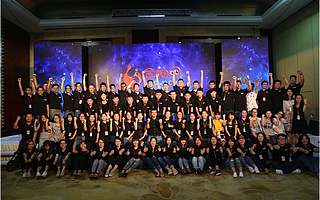 蜂巢战略合作伙伴金柚网天吴系统1.0公测启动：为人力资源行业提供简单极致的用户体验