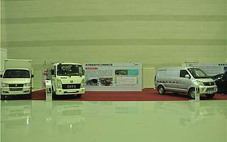 天津市委領(lǐng)導(dǎo)現(xiàn)場(chǎng)觀摩恒天新能源汽車純電動(dòng)專用車產(chǎn)品