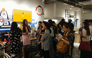 中央电视台、《人民日报》、新华社、中新社等十余家中央媒体参观采访蜂巢！