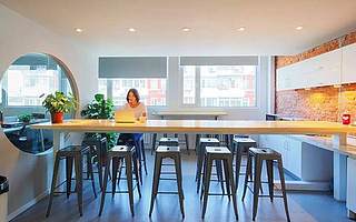 我们有遍布京城、3万平米的办公空间,我们准备把“钥匙”交给100个人