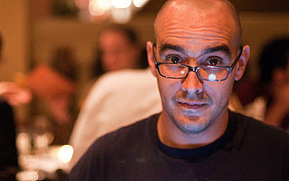 疯狂投资人,每年投资约250个公司,看顺眼就给钱!