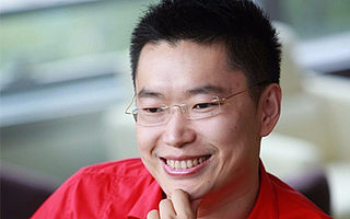 一个曾经“死过两次”的电商界老炮,如今他和同道大叔一起锻造了16名网红,当起了二次元总裁