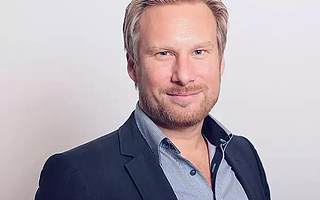 职场管理APP:一把将你的行踪暴露无疑的双刃剑。