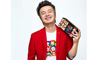 他用一个鲜花饼去重新定义女性,竟然还搭上了罗辑思维和吴晓波频道!