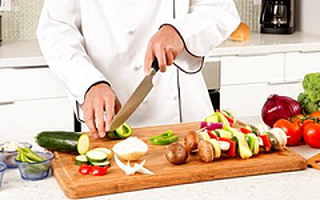 政策严管下的私厨共享经济，在国内能成规模运营吗？