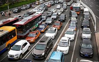 北京市網約車新規:“京人、京證、京牌”違法應改正