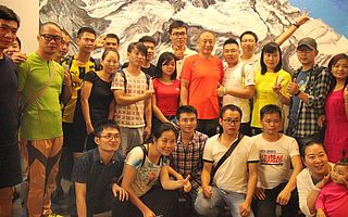 活著就要出發—— 無腿勇士夏伯渝珠峰攀登分享會實錄