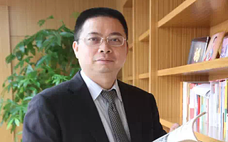 他卖菜出身，曾遭王石鄙视，如今成中国第4富！