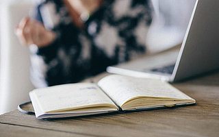 从“三证合一”到“五证合一”，总理力推商事制度改革升级