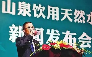 白手起家20多年创业,从泥水匠到行业领袖,产品成“国宴”用水