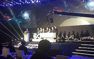 “2016互聯網+中國(重慶)服務交易會”開幕,中國互聯網協會周洪艷主任發表致辭