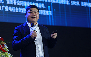 朱明跃:“共生模式”激发猪八戒网倍数增长