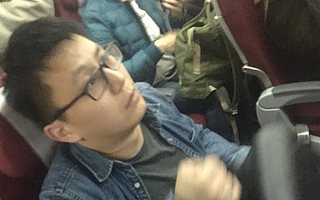 女子自曝飛機上遭某互聯網公司高管性騷擾