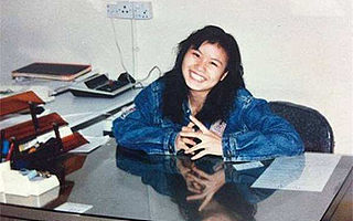 她为谋生自学多种技能,白手起家成中国女首富