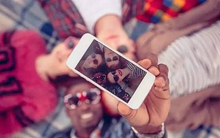 為“有趣”埋單，廣告金主錨定2億95后