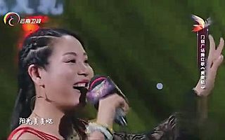 著名歌手奔月好姐妹著名歌手门丽《美美哒》粉丝高达300万人