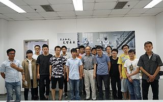 李德毅院士:钢铁侠双足机器人具有广阔前景