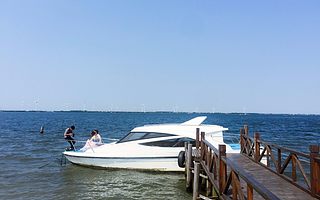 阳澄湖畔,游艇之上——生意圈邀您共享经商之道