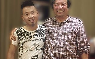 著名导演潘引来向新晋演员龚国林分享拍摄经验