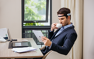 感觉大脑被掏空?这个智能头环可以强化你的大脑!