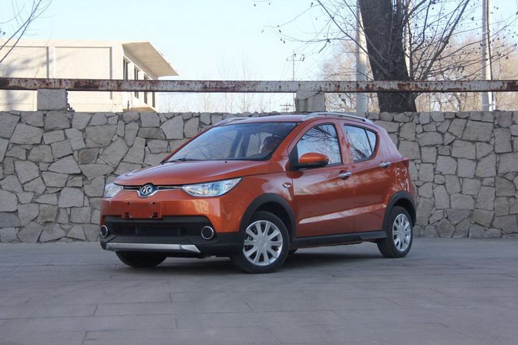 ec200 北汽新能源ec200可以看做是现款ec180的升级版车型,该车在电池