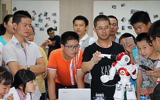 雙創周·江蘇|2017年全國雙創活動周江蘇活動在南京啟動　“黑科技”現場助陣