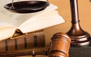 《嘿,孩子》出品方遭當代東方起訴:落敗的春天融和,失信的法人代表