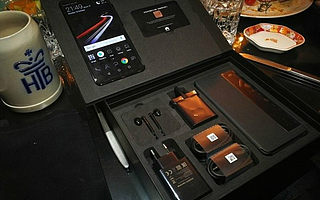 掘金知产 | 华为Mate10后将有大动作?自拍补光灯商标正申请中