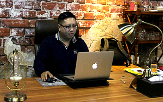 在創業的舞林大會上,他走鋼索般成功圓夢