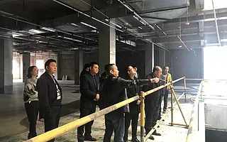 市青创协会一行走访石泉县九星家居建材商贸城