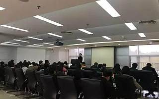 区火炬中心召开孵化器工作会议暨新认定区级孵化器授牌仪式