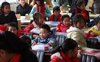 协会农委会联合开展“助梦同行 暖意万家”爱心公益活动