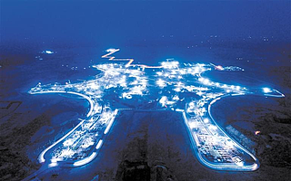 實(shí)施“東進(jìn)”戰(zhàn)略 實(shí)現(xiàn)“千年之變”