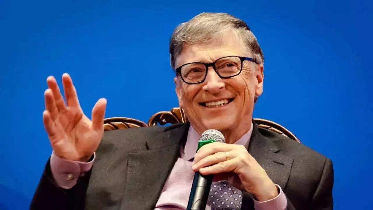 盖茨跟着巴菲特猛夸苹果：令人惊叹