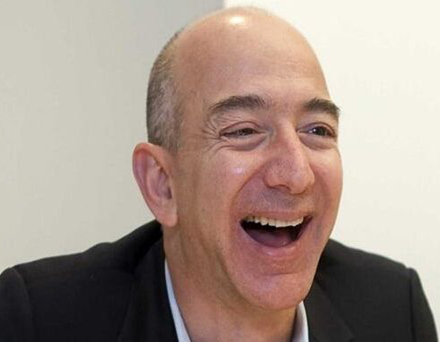 首富贝索斯猛夸老婆，主持人拦不住！！！