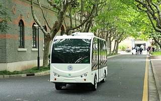 交大校园惊现无人驾驶巴士,手机扫码就能坐!网友:最强校园黑科技!