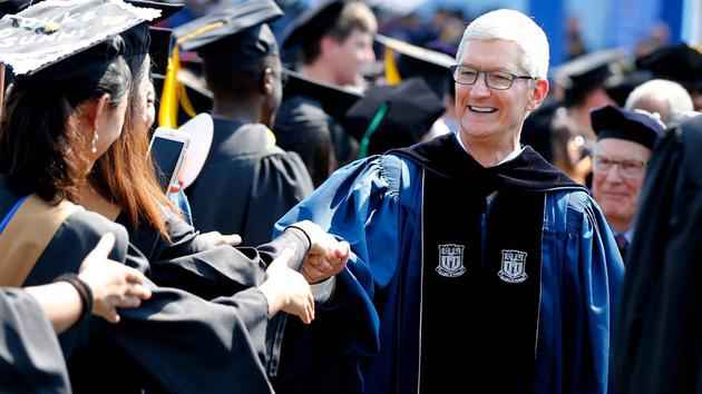 库克暗怼脸书：苹果绝不卖用户隐私