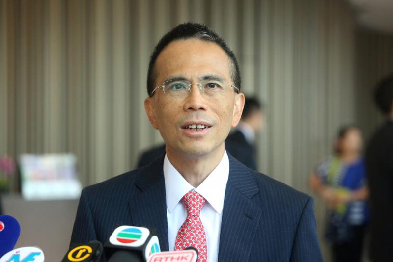 李泽钜接班父亲后首现身说了这些！