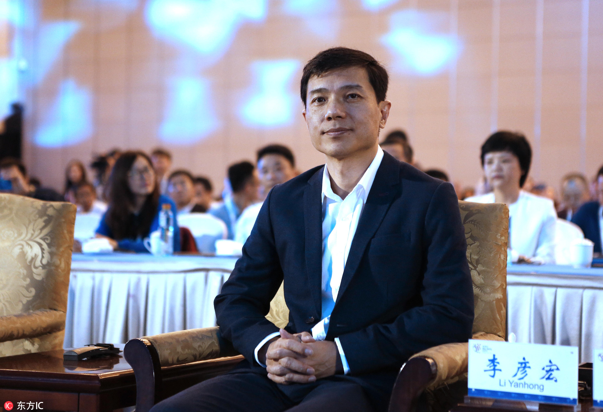 李彦宏：不要有AI威胁论　很多假智能