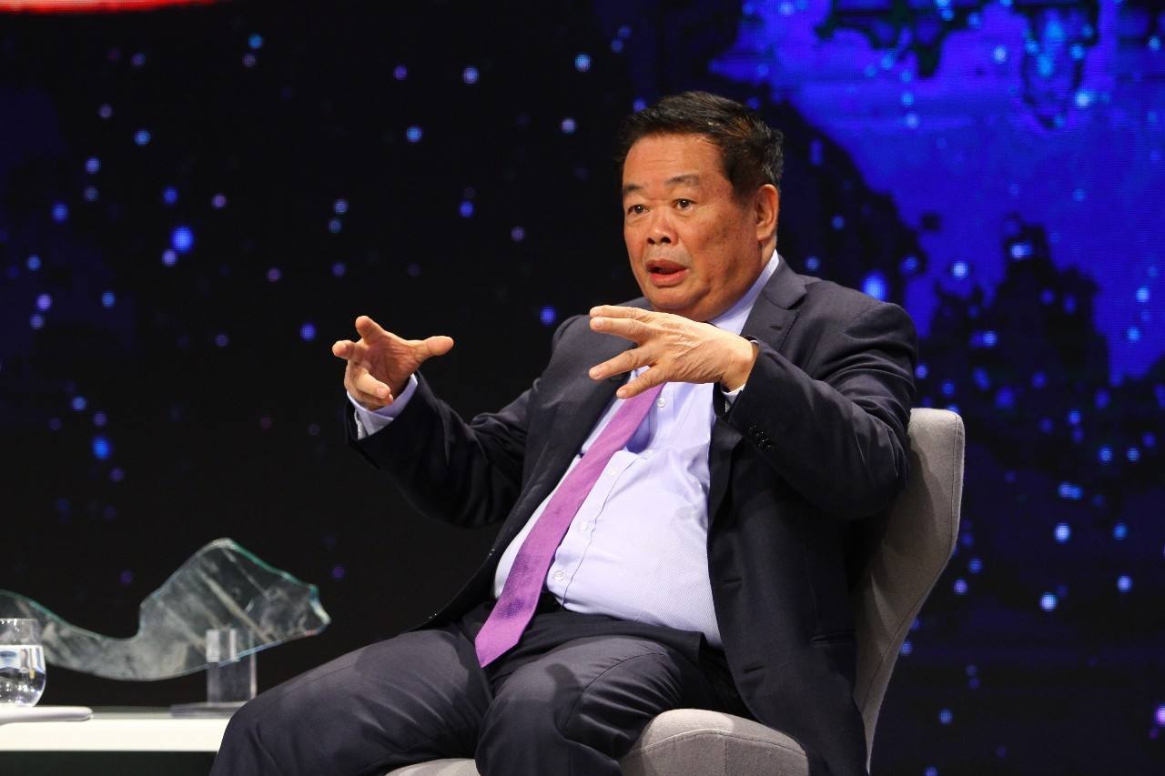 曹德旺：美国想恢复制造业大国很难